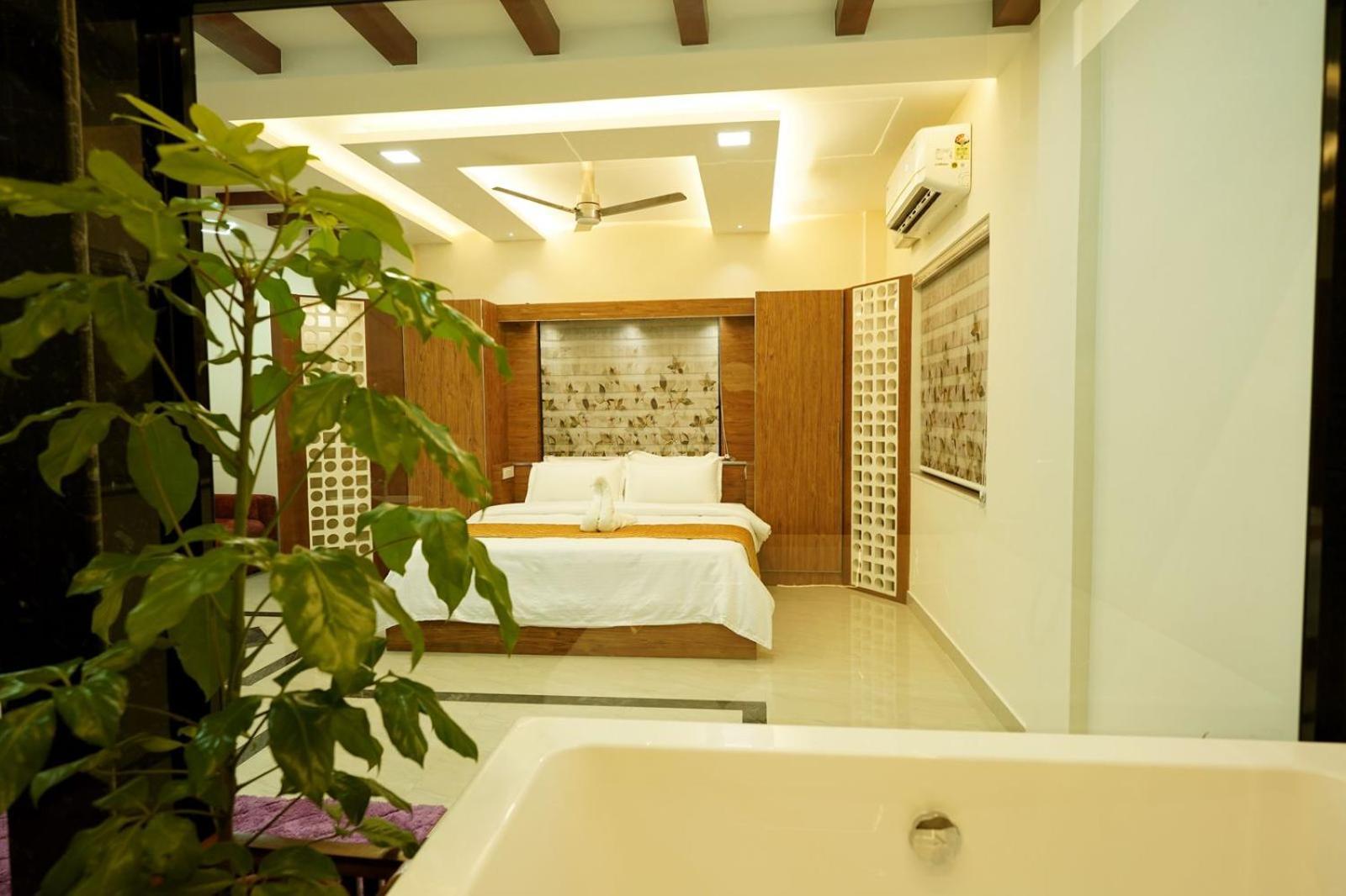 Hotel Krishnakripa Premium Residency Kochi Esterno foto